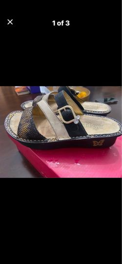 Algeria walking shoes