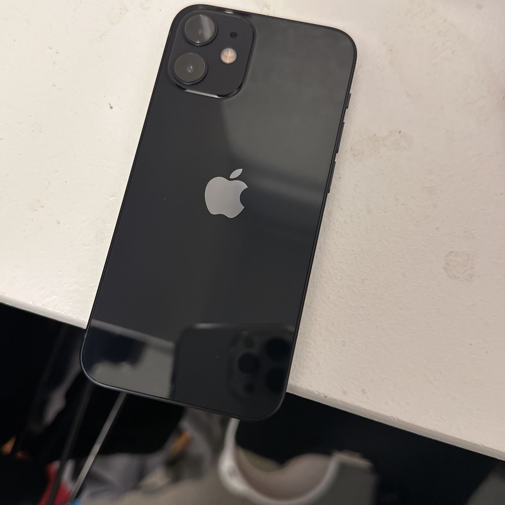 iPhone 12 mini 64gb Straight Talk comes with free Otterbox Case