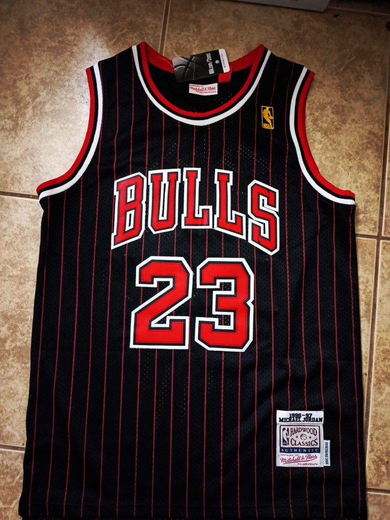 Michael Jordan Bulls Jersey Size XL 