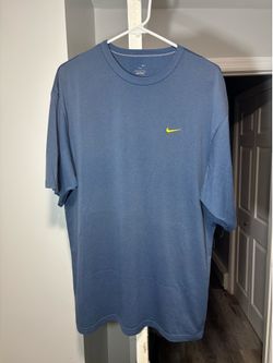 nike dri fit t shirt Large blue workout short sleeve athletic top Yellow Swoosh