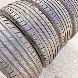 235/55/19 Michelin Vendo un set de llantas con 80% de vida las 4 