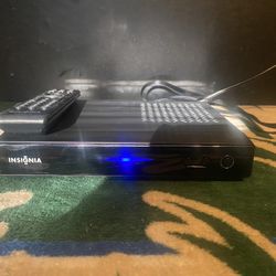 Insignia NS-DXA2 Digital To Analog Converter Box. 