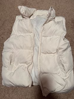 White puffer vest, like new