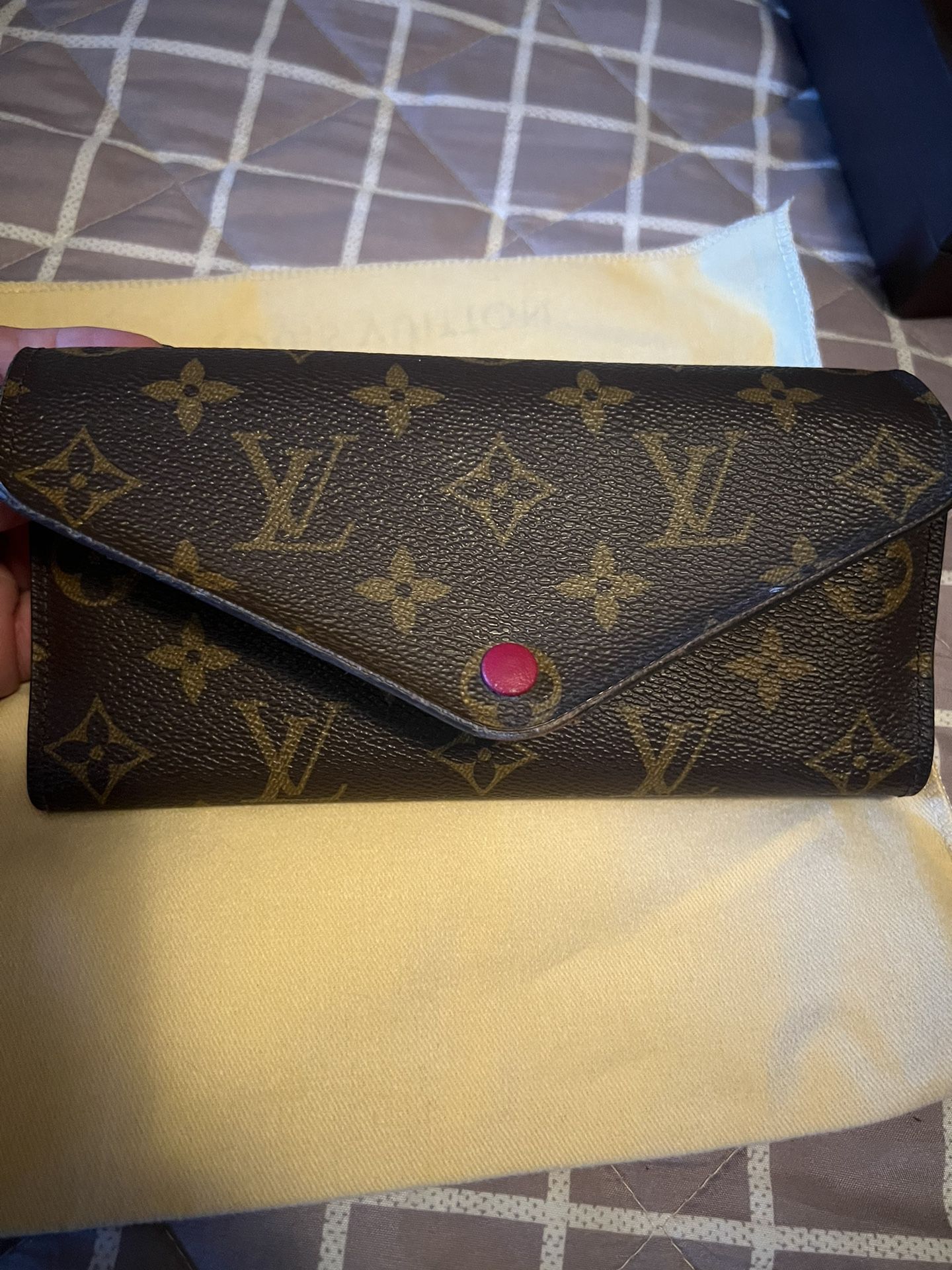 Louise Vuitton Josephine Wallet NM Monogram Canvas-  BRAND NEW NEVER USED AUTHENTIC 