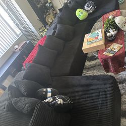 Boneless U shaped 3 section couch! Only used for 1 month!