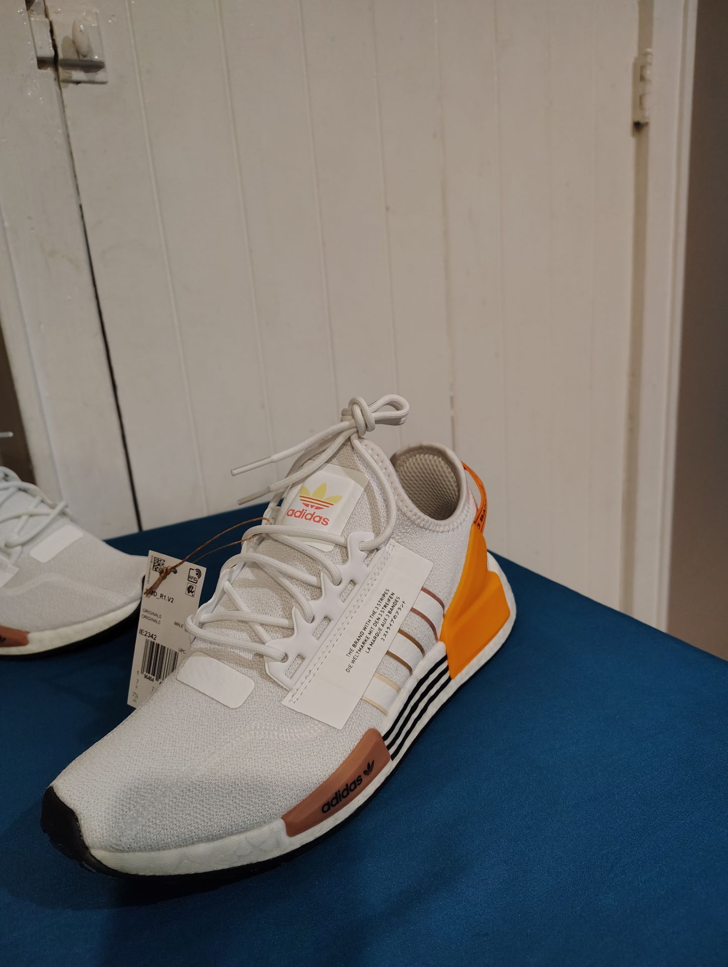 Adidas NMD_R1 V2 Men sneakers Size 7.5