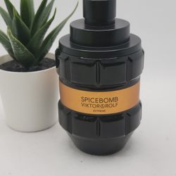 Viktor&Rolf
 
Spicebomb Extreme Eau de Parfum

3.04 fl 