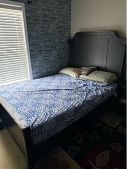 Queen Size Ashley Furniture Bed Frame – Like New (Only 6 Months Old)