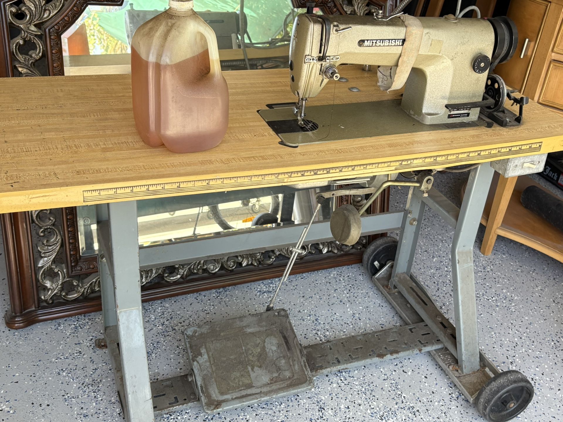 Mitsubishi sewing machine DR 103G