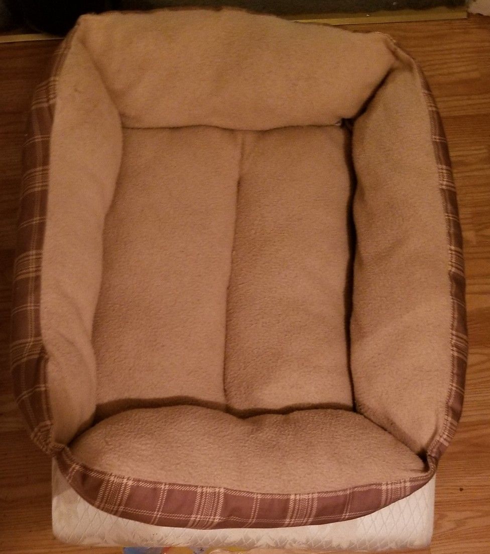 Pet bed about 19" x 15"