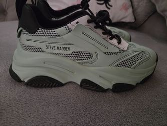 Steve Madden sneakers womens size 8