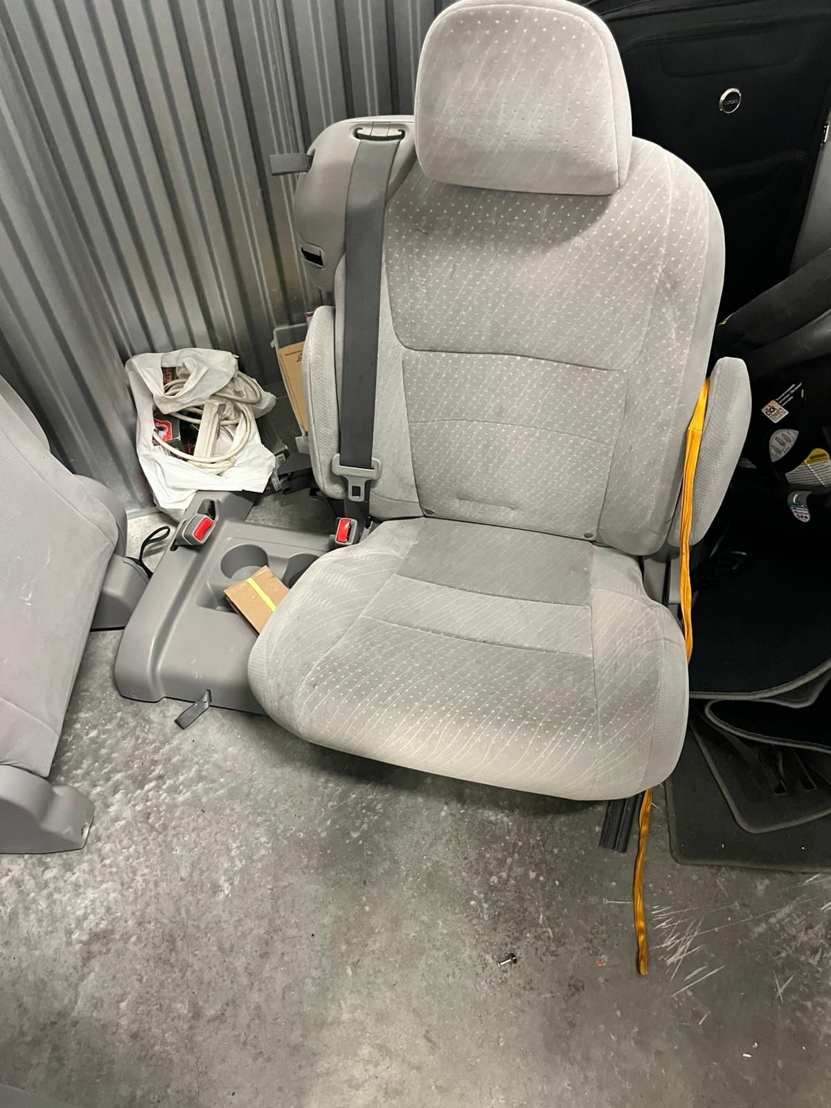 Toyota sienna middle row seats for sale