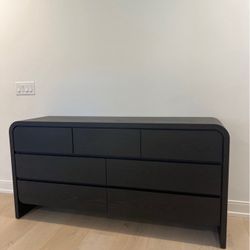 New modern black dresser 7 drawer, free delivery ✅  black dresser with rounded edges, waterfall edge dresser
