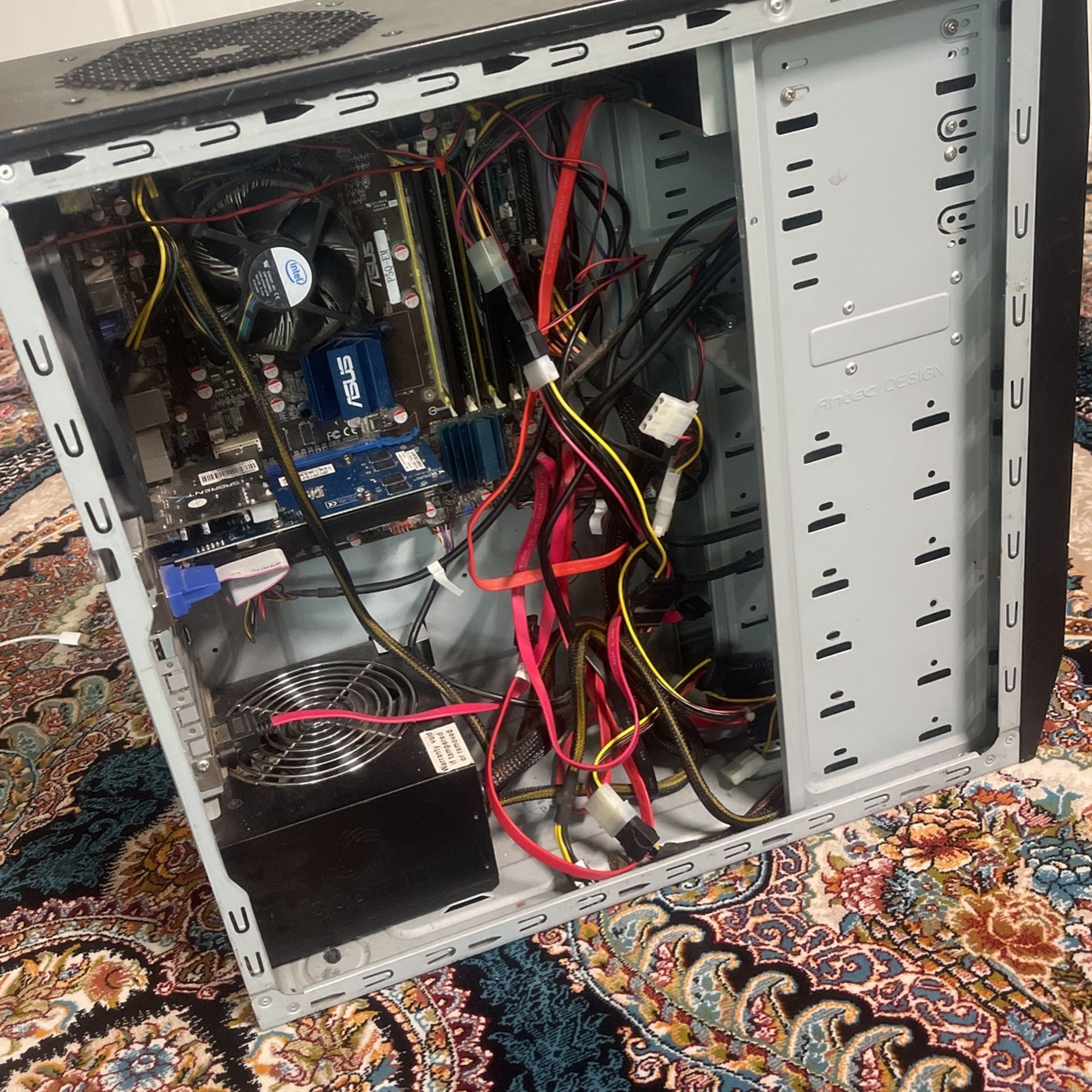 Old Pc Good For Parts Trade For GAMING Key Bored Or Mouse Or The Listed Amount If Money