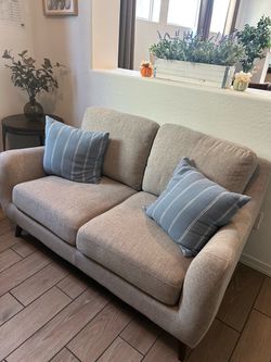Love seat