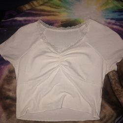 Women’s Small White cropped top with lace neck lining