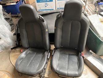 2008 MX5 Passenger Seat