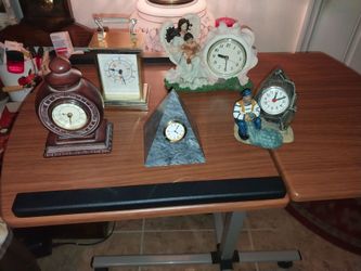 Lot of 5 Decorative Novelty Clocks