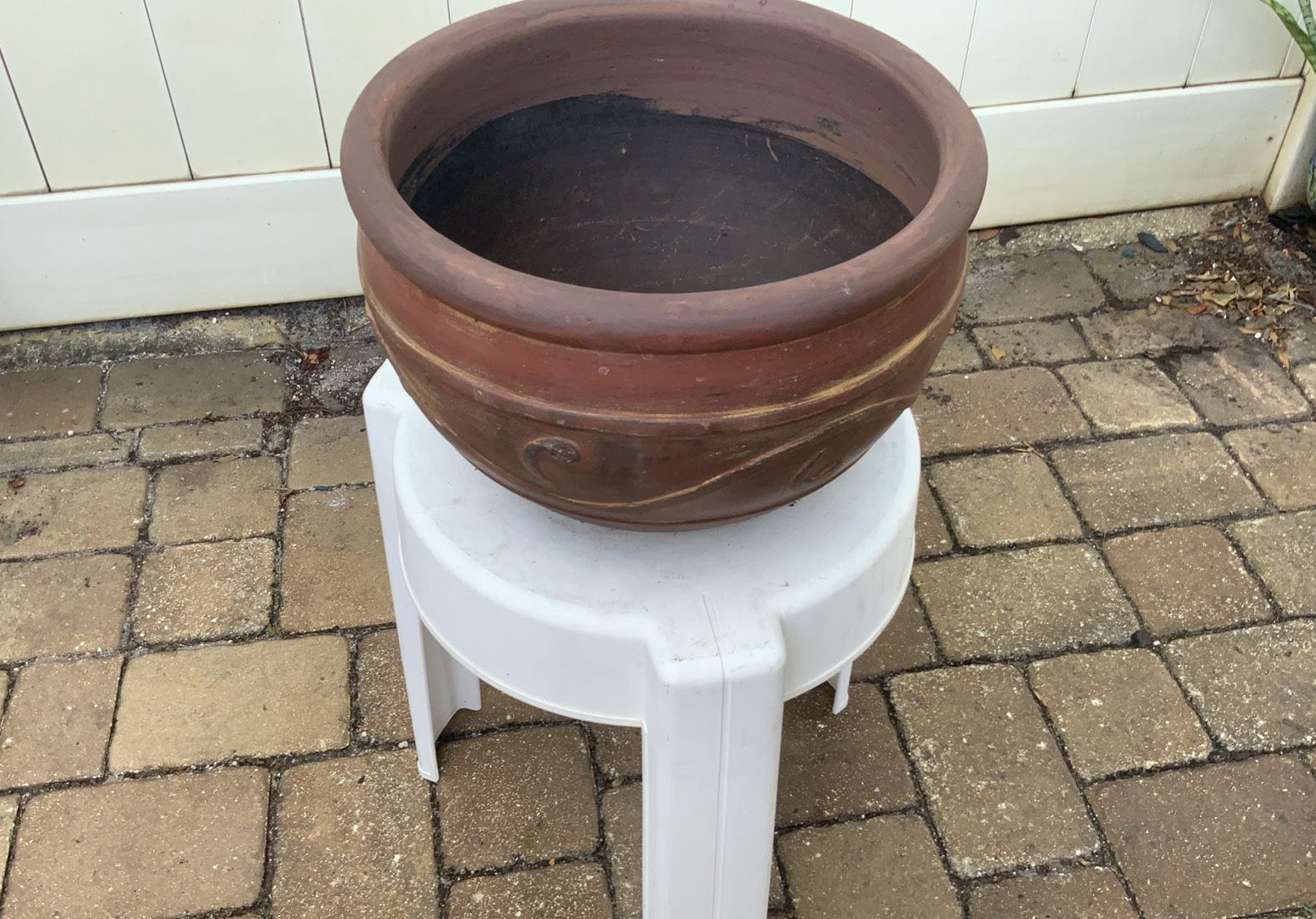 Flower Pot Terra Cotta 10“ High 15“ Wide