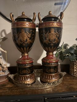 Elegant Porcelain Urns / Vases 