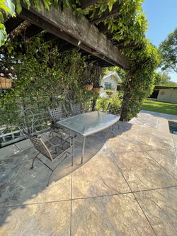 6 Foot Table With 4 Rocking Chairs