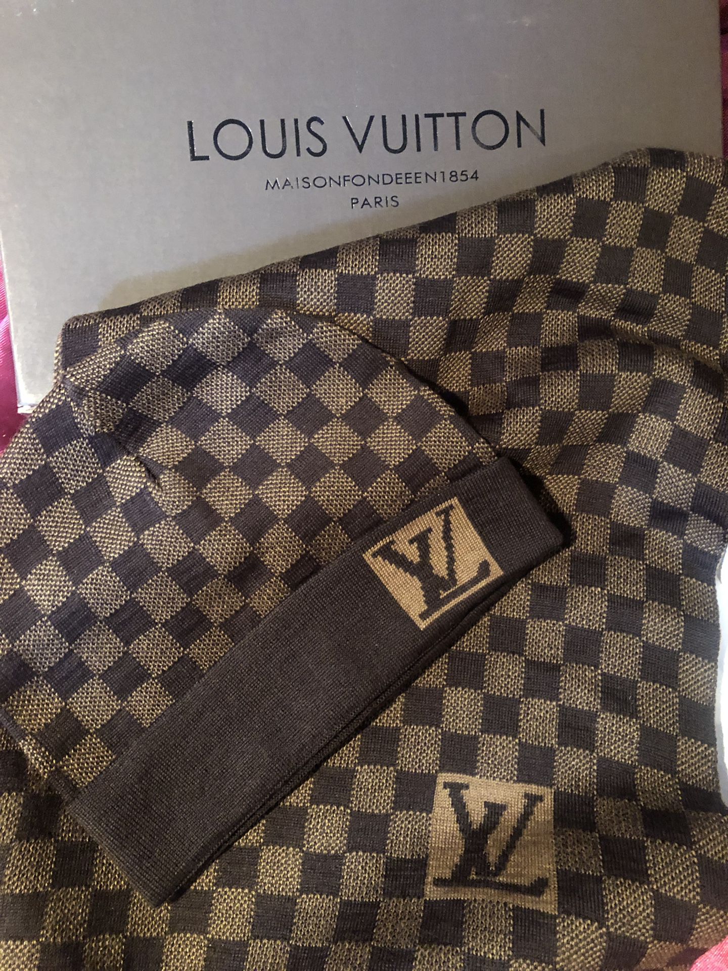 LV Louis Vuitton Winter Set Hat Gloves Scarf for Sale in Brooklyn, NY -  OfferUp
