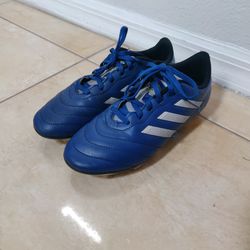 Soccer Cleat Adidas Size 5 '1/2