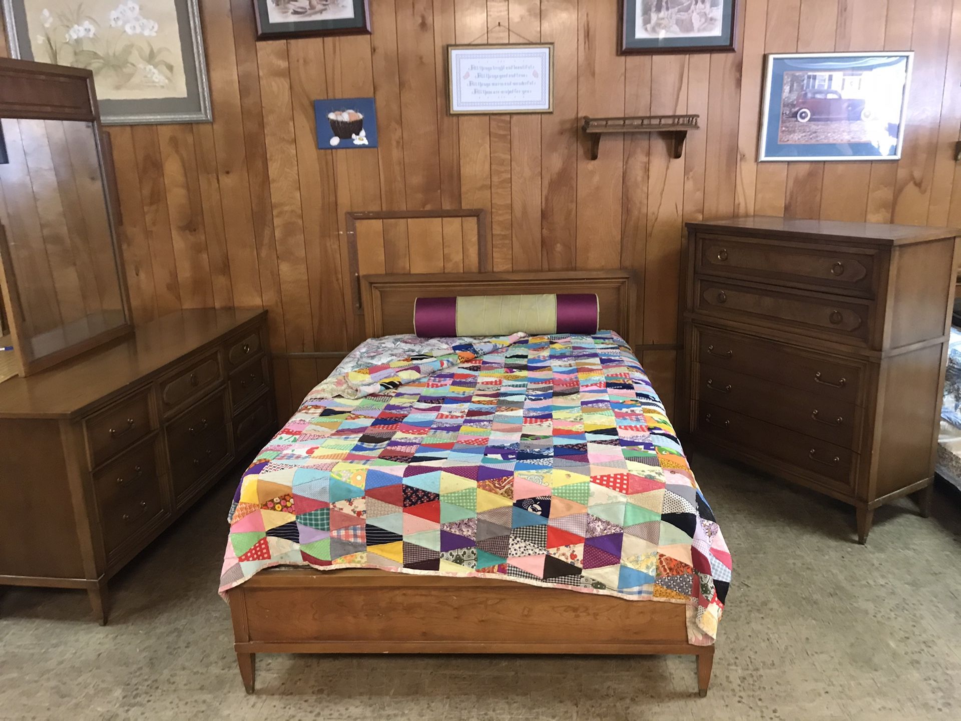 Ugusta Solid Wood Mid-Century Full Bedroom Suite!! Must Go!!