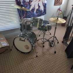 New Pearl Drumset 