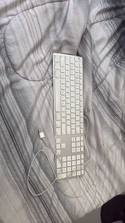 Apple Wired USB Keyboard with Numpad