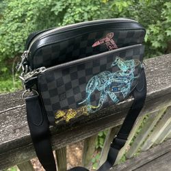 Louis Vuitton Messenger Bag 