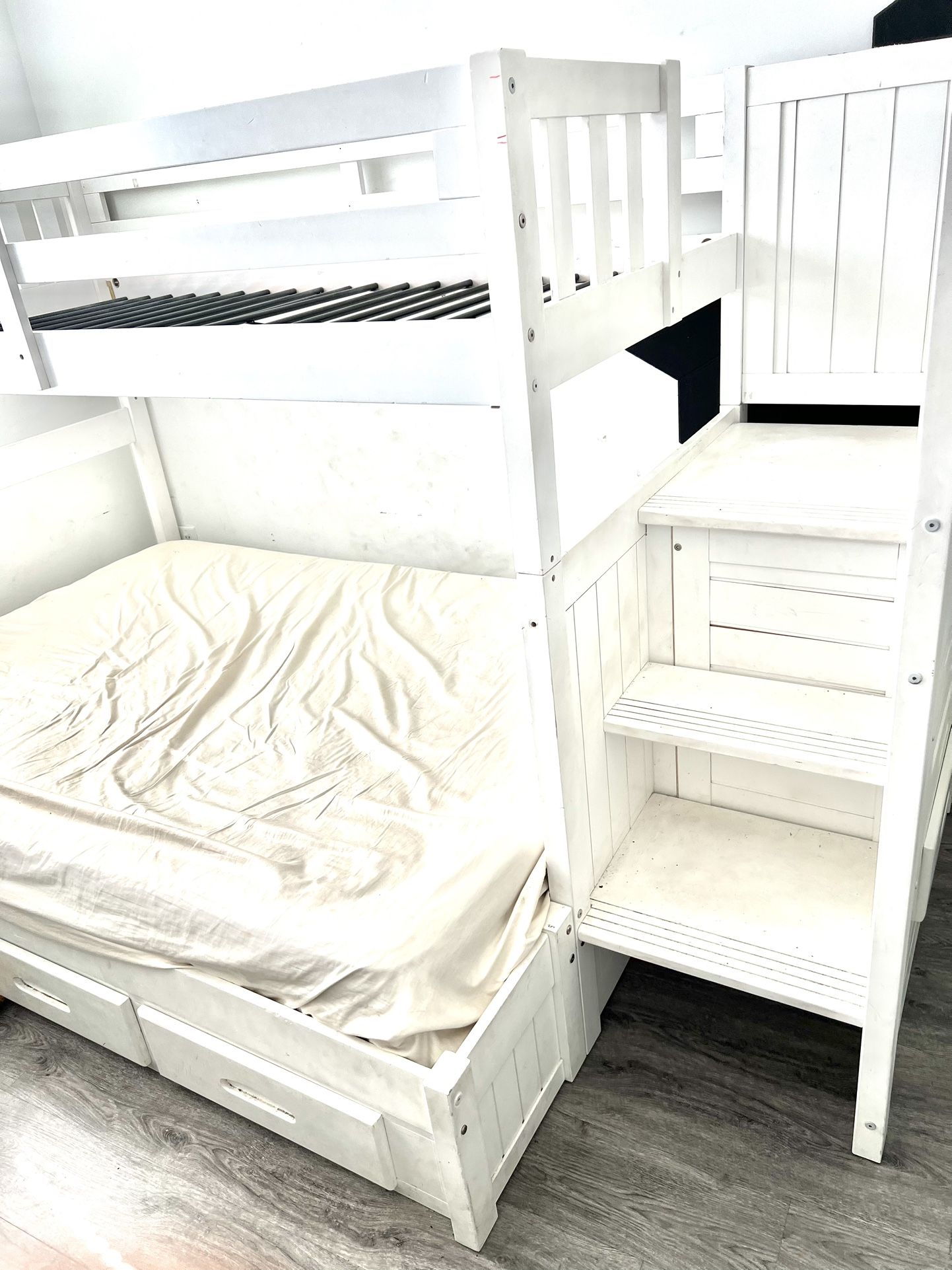 Twin /full Bunk Bed With Full Mattress