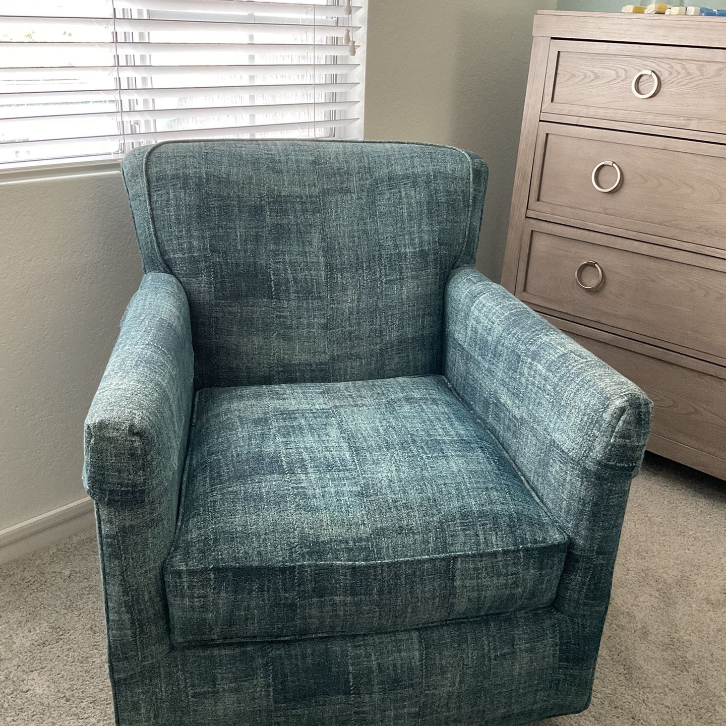 Bassett Swivel-Rocker Chair