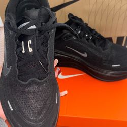 Nike Vomero Plus • Black