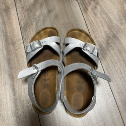 BIRKENSTOCK SANDALS for girl size 33 used