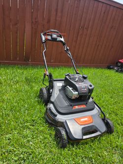 Echo 30 in mower Great Condition no bag $900 Price FIRM// En Excelente Estado No Bolsa. Precio FIRME $900