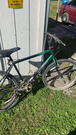 Raleigh men’s mountain bike