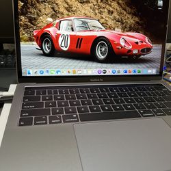 2019 MacBook Pro A1989,i5-2.4Ghz,,8Gb,256Gb,AC Charger