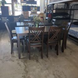 7 Pc. Dining Set 