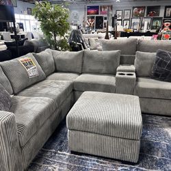 Stunning Sectional! $899 🩶📦✨