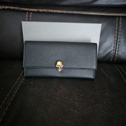 Louis Vuitton Men's Wallet for Sale in Hawthorne, CA - OfferUp