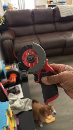 Serrucho de 12 volt Milwaukee