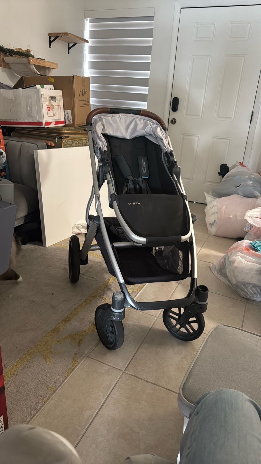 Used Uppababy vista stroller With Bassinet 