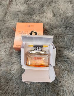 New With Tags Boxed Sex in the City Naked Eau de Parfum Spray 3.3 Oz (100 ml)