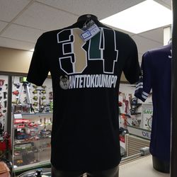 Milwaukee bucks t-shirt