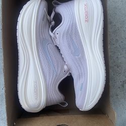 Nike Womens Vomero Plus Pink White Size 7.5 Men 9 women