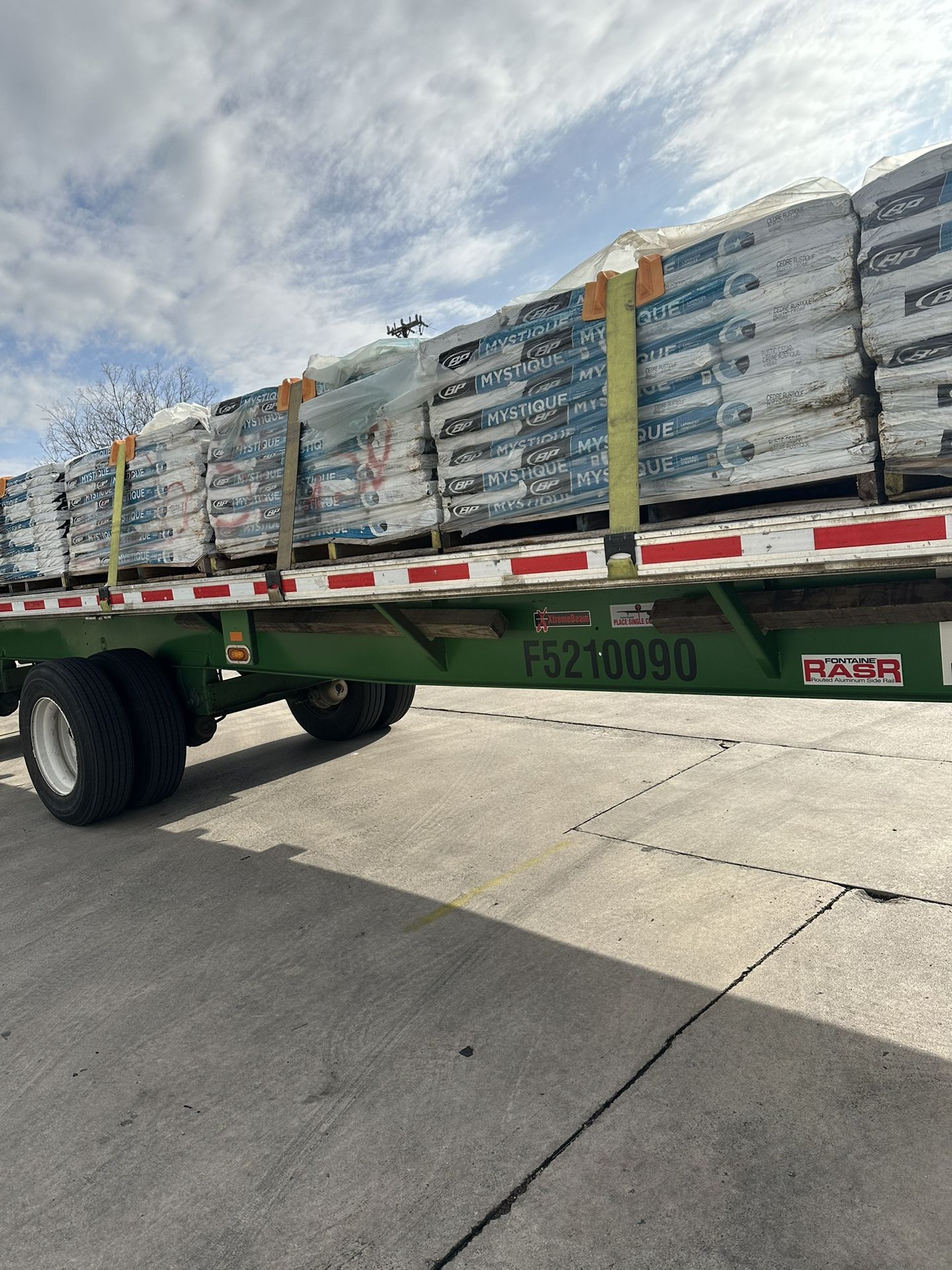 Truck And Truck Load Roofing Shingles 30 Years Color And Pictures Delivery Available $26 Each Bondle