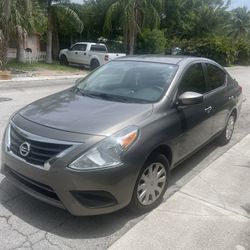 Grey Nissan Versa 2016