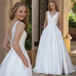 Boho A-Line Wedding Dresses Deep V-Neck Sleeveless Satin Beach Bridal Gowns