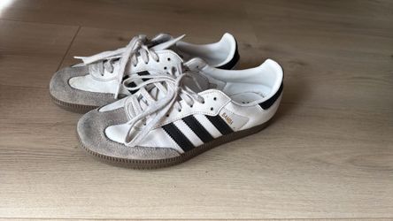 Adidas Sambas 6.5 $10